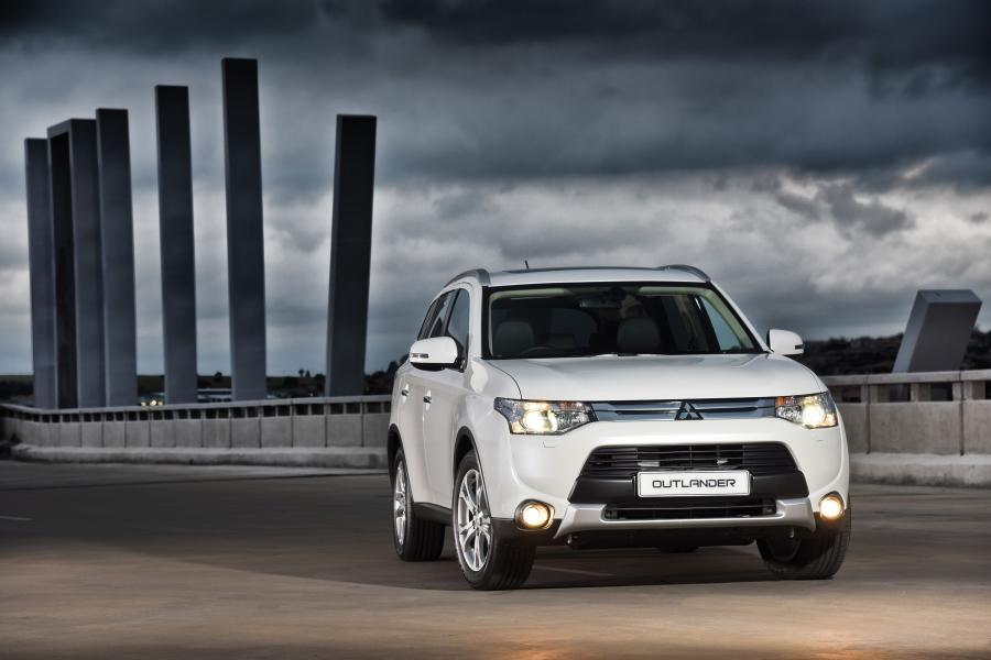  Mitsubishi Outlander 2015 года  (ZA) (фото 2 из 10)
